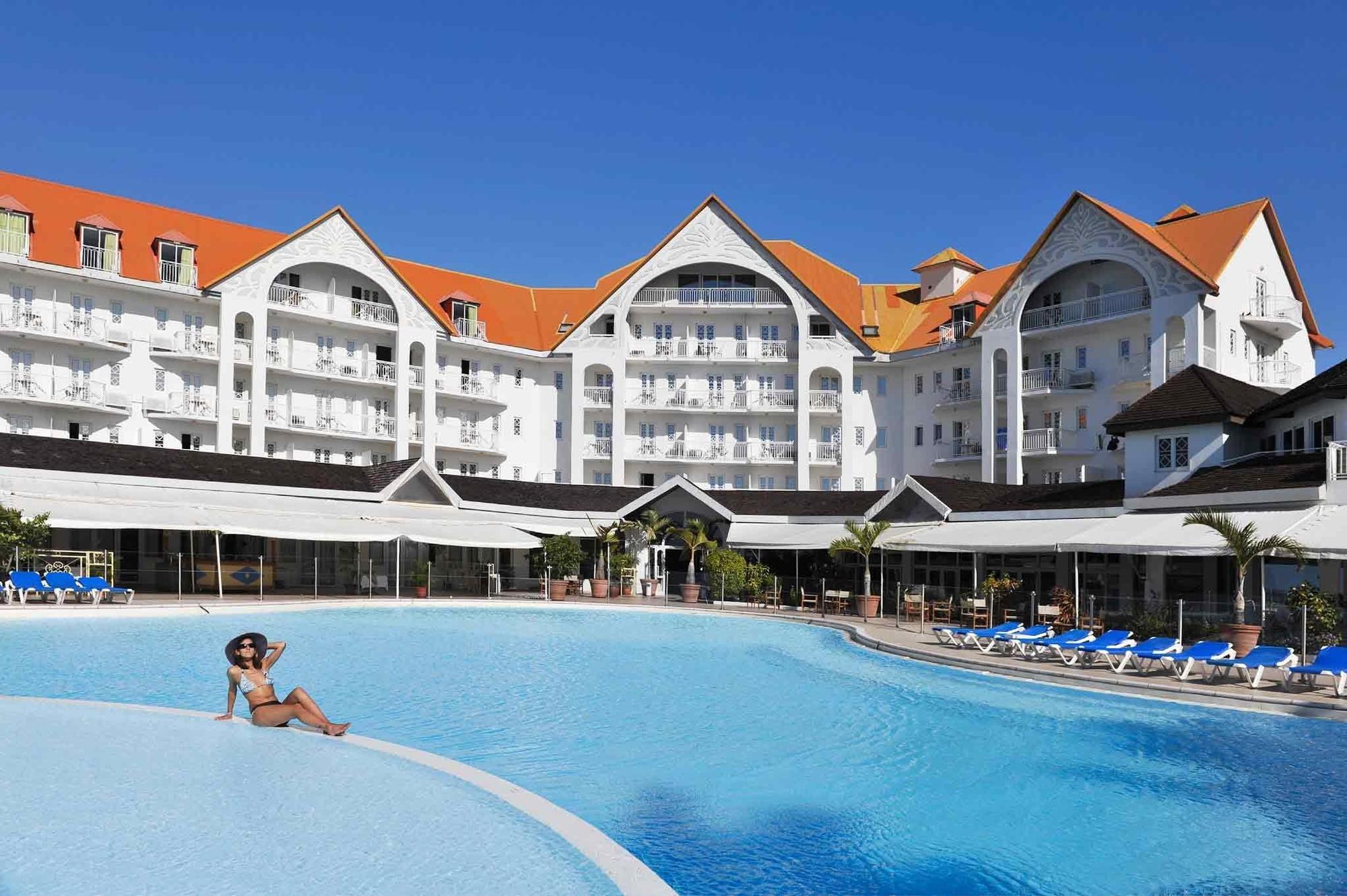Hotel Exsel Creolia Saint-Denis Exterior photo